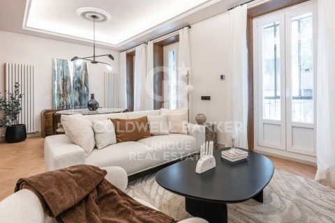 Apartment à Madrid, Espagne 2 chambres, 110 m2 No. 178799