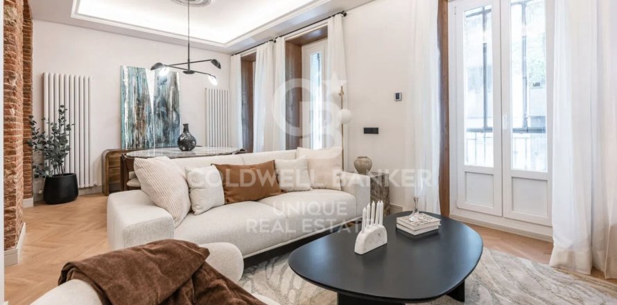 Apartment à Madrid, Espagne 2 chambres, 110 m2 No. 178799