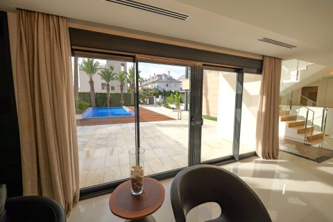 Willa w Torrevieja, Alicante, Hiszpania 3 sypialnie, 430.05 mkw. nr 175673 – zdjęcie 8