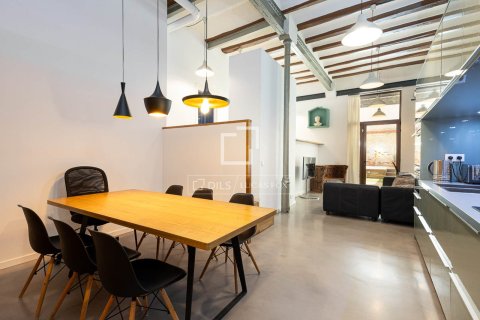 Huoneisto myytävänä Barcelona, Espanja, 2 makuuhuonetta, 99 m2 No. 192789 - kuva 2