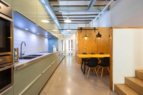 Huoneisto myytävänä Barcelona, Espanja, 2 makuuhuonetta, 99 m2 No. 192789 - kuva 5