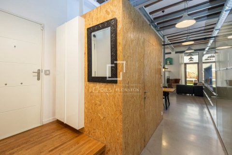 Huoneisto myytävänä Barcelona, Espanja, 2 makuuhuonetta, 99 m2 No. 192789 - kuva 8
