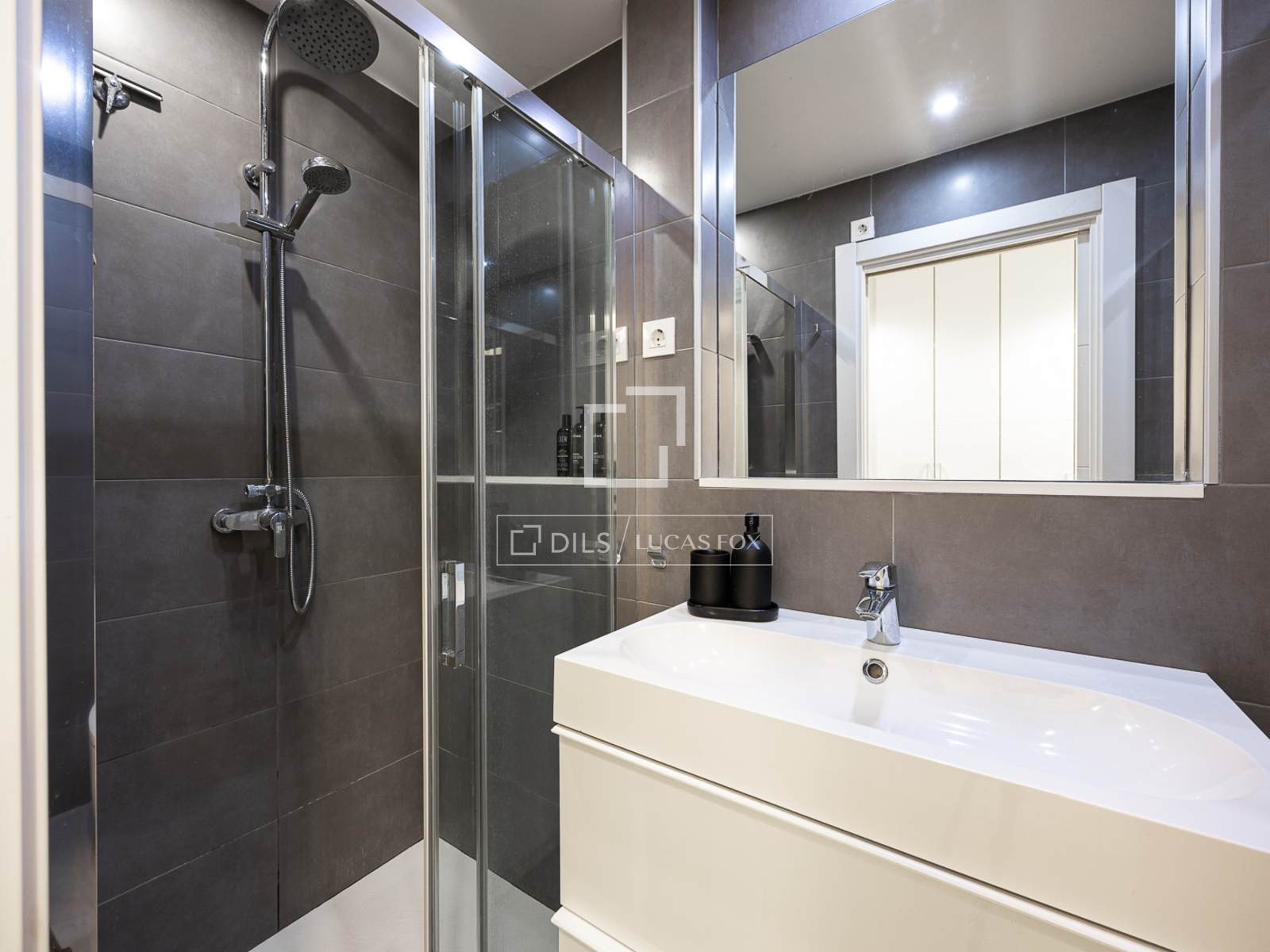 Appartamento a Barcelona, Spagna 2 camere da letto, 99 mq. N° 192789