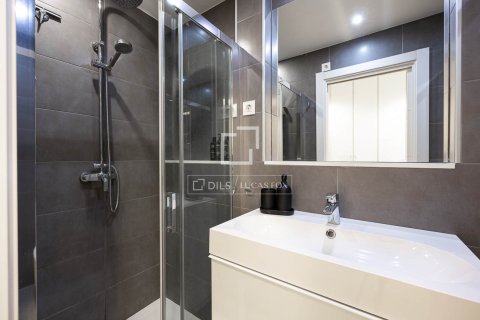 Huoneisto myytävänä Barcelona, Espanja, 2 makuuhuonetta, 99 m2 No. 192789 - kuva 17