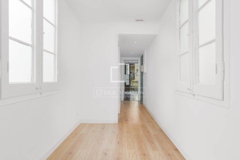 Huoneisto myytävänä Barcelona, Espanja, 3 makuuhuonetta, 91 m2 No. 192790 - kuva 21