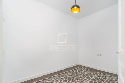 Huoneisto myytävänä Barcelona, Espanja, 3 makuuhuonetta, 91 m2 No. 192790 - kuva 14