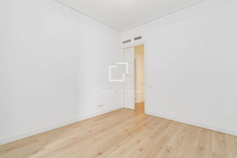 Huoneisto myytävänä Barcelona, Espanja, 3 makuuhuonetta, 91 m2 No. 192790 - kuva 29