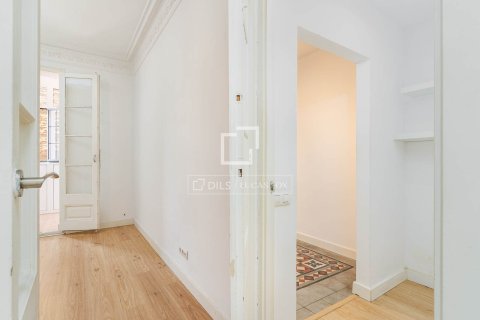 Huoneisto myytävänä Barcelona, Espanja, 3 makuuhuonetta, 91 m2 No. 192790 - kuva 22