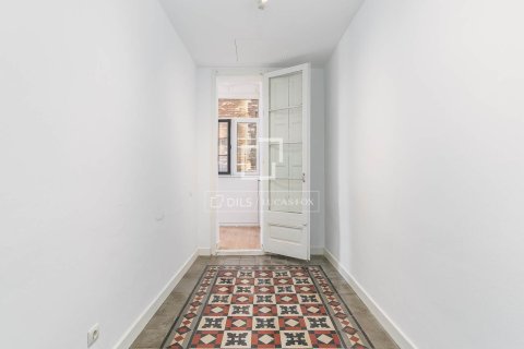 Huoneisto myytävänä Barcelona, Espanja, 3 makuuhuonetta, 91 m2 No. 192790 - kuva 18