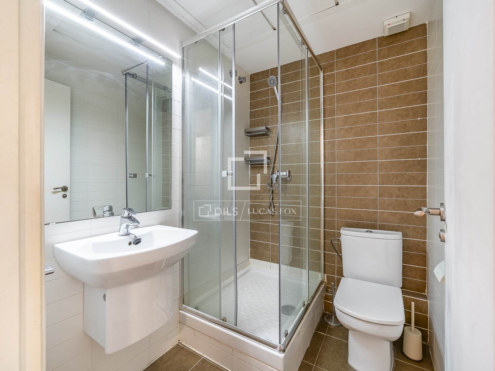 Apartment in Barcelona, Spain 3 bedrooms, 91 sq.m. No. 192790