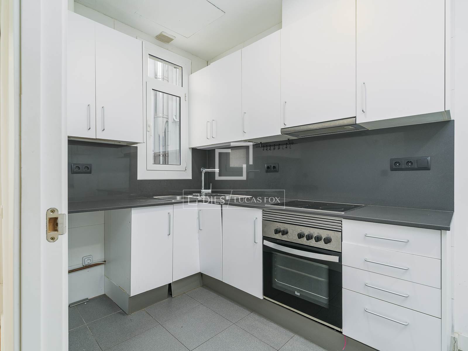 Apartment in Barcelona, Spain 3 bedrooms, 91 sq.m. No. 192790