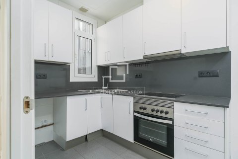 Huoneisto myytävänä Barcelona, Espanja, 3 makuuhuonetta, 91 m2 No. 192790 - kuva 9