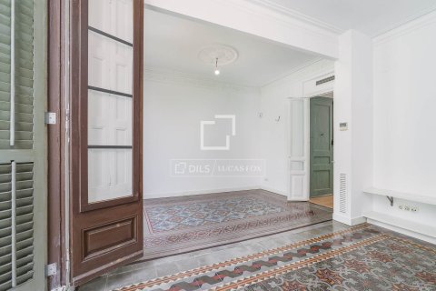 Huoneisto myytävänä Barcelona, Espanja, 3 makuuhuonetta, 91 m2 No. 192790 - kuva 5