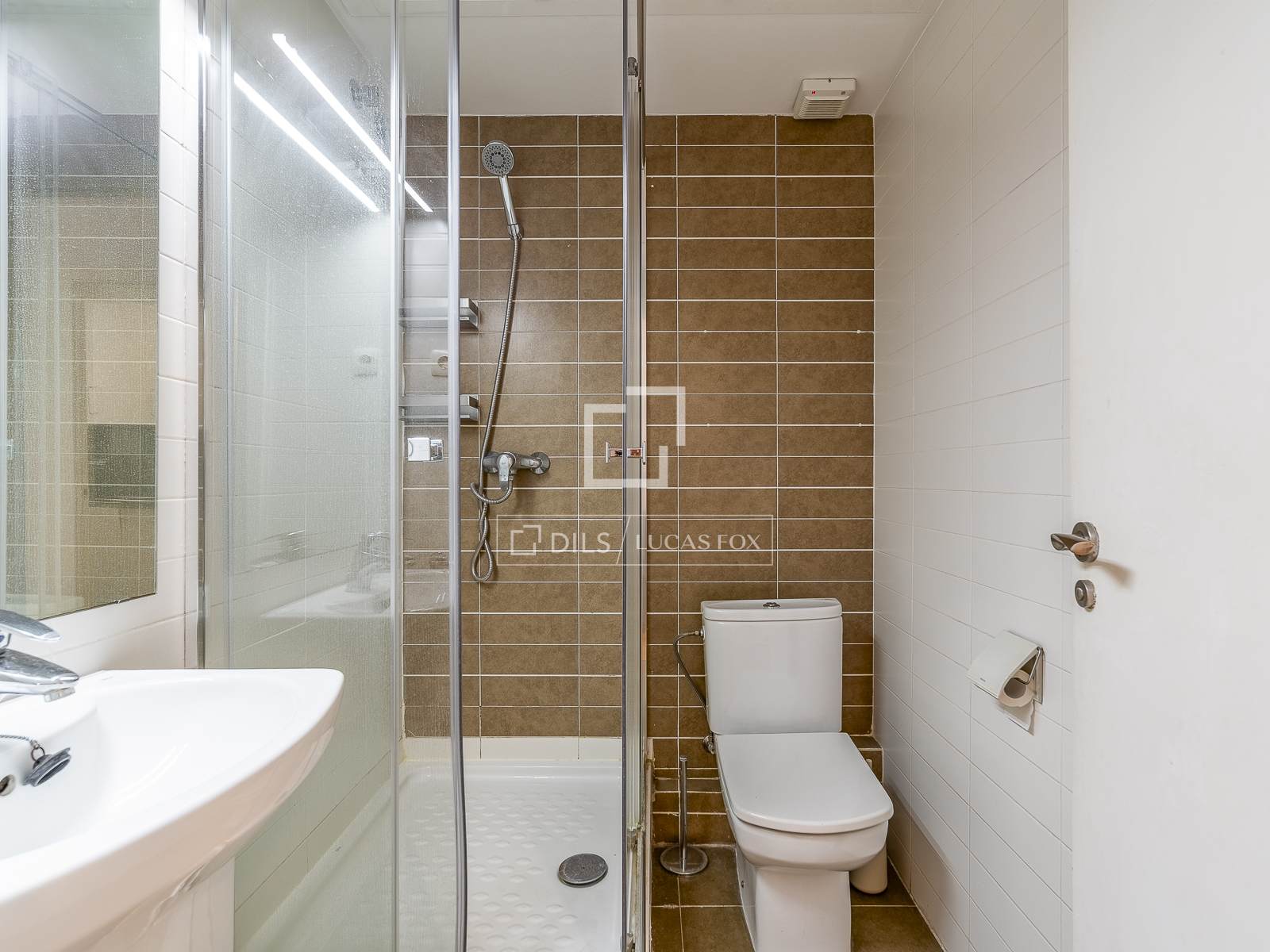 Apartment in Barcelona, Spain 3 bedrooms, 91 sq.m. No. 192790