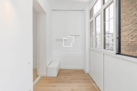 Huoneisto myytävänä Barcelona, Espanja, 3 makuuhuonetta, 91 m2 No. 192790 - kuva 25