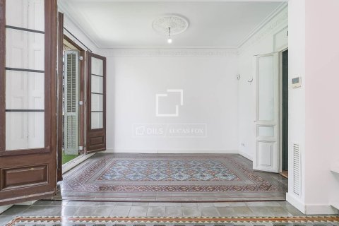 Huoneisto myytävänä Barcelona, Espanja, 3 makuuhuonetta, 91 m2 No. 192790 - kuva 3