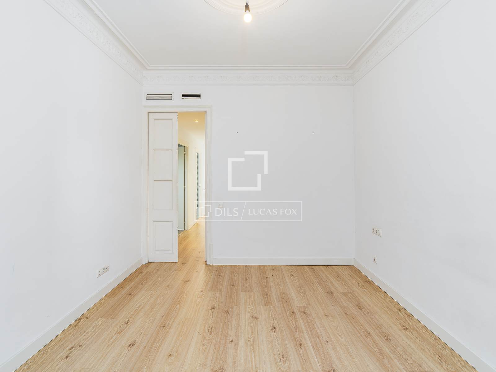 Apartment in Barcelona, Spain 3 bedrooms, 91 sq.m. No. 192790