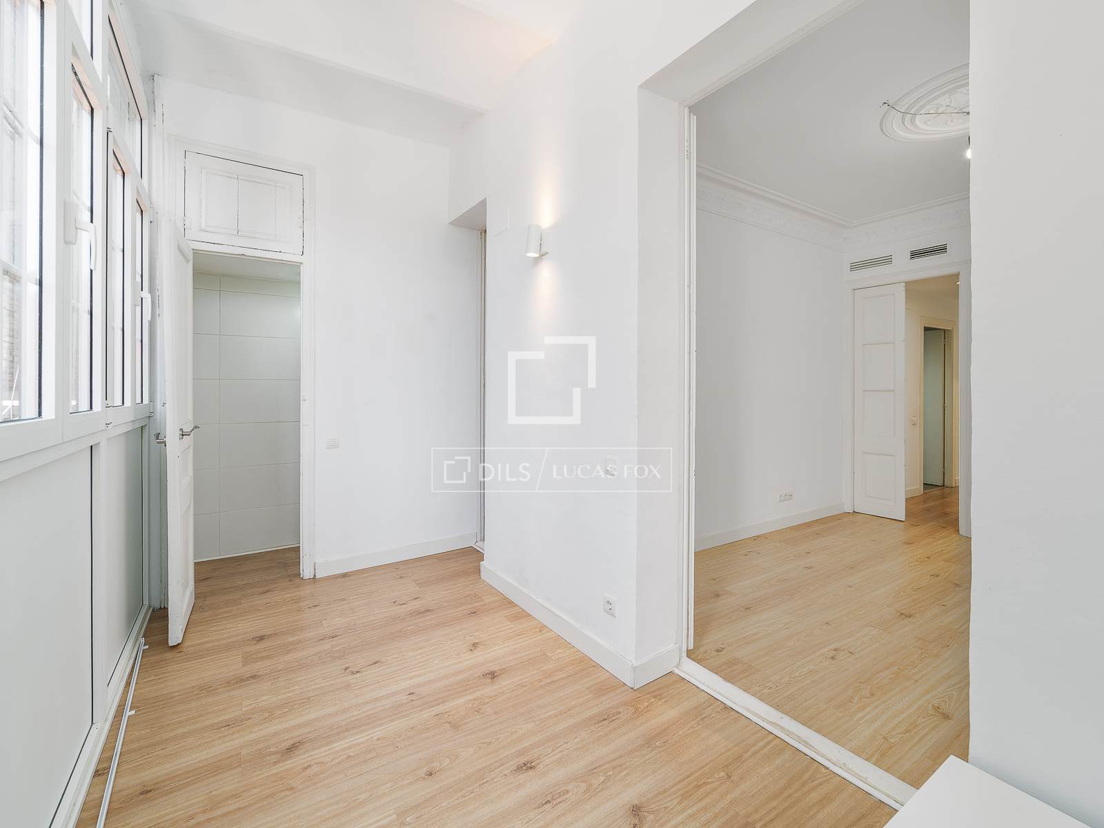 Apartment in Barcelona, Spain 3 bedrooms, 91 sq.m. No. 192790
