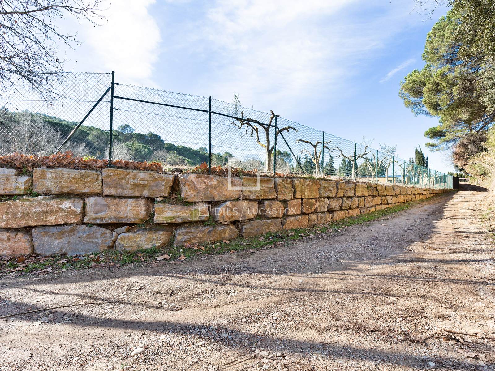 Tontti Sant Cugat Del Valles, Barcelona, Espanja No. 192785