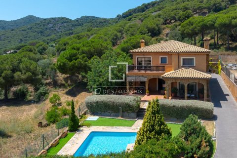 Villa i Argentona, Barcelona, Spanien 6 sovrum, 439 kvm. Nr. 192791