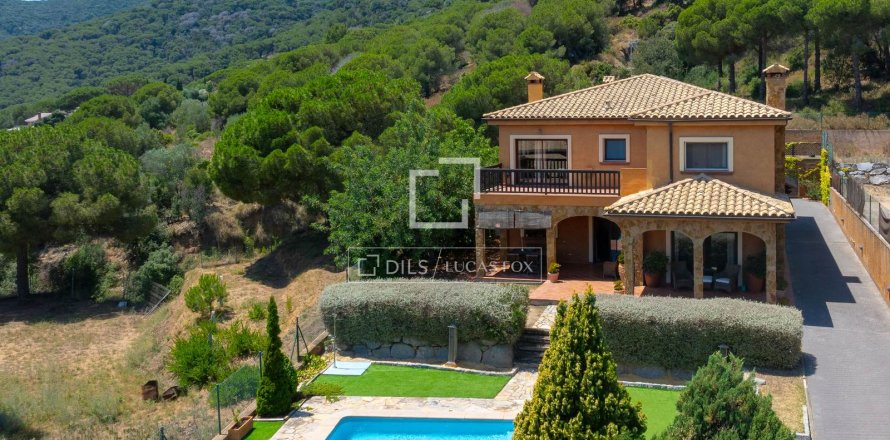 Villa i Argentona, Barcelona, Spanien 6 sovrum, 439 kvm. Nr. 192791