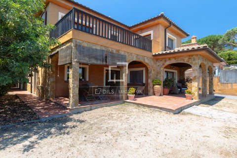 Villa till salu i Argentona, Barcelona, Spanien 6 sovrum, 439 kvm. Nr. 192791 - foto 2