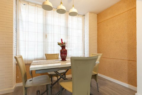 Dzīvoklis pārdošanā Esplugues de Llobregat, Barcelona, Spānijā 3 istabas, 105 m2 Nr. 150441 - attēls 8