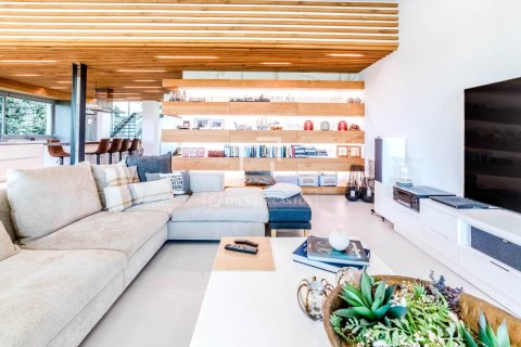 Villa for sale in Sitges, Barcelona, Spain 5 bedrooms, 550 sq.m. No. 150442 - photo 20