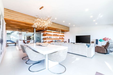 Villa for sale in Sitges, Barcelona, Spain 5 bedrooms, 550 sq.m. No. 150442 - photo 6