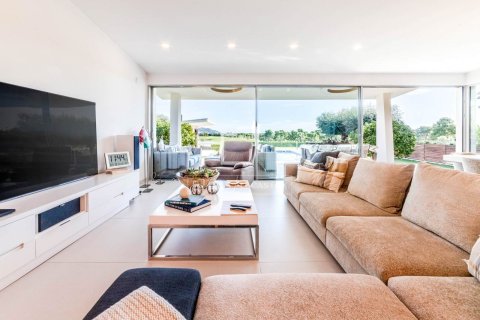 Villa for sale in Sitges, Barcelona, Spain 5 bedrooms, 550 sq.m. No. 150442 - photo 21