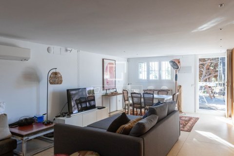 Villa for sale in Sant Pol de Mar, Barcelona, Spain 5 bedrooms, 339 sq.m. No. 150440 - photo 21