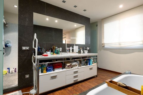 Villa for sale in Sant Pol de Mar, Barcelona, Spain 5 bedrooms, 339 sq.m. No. 150440 - photo 17