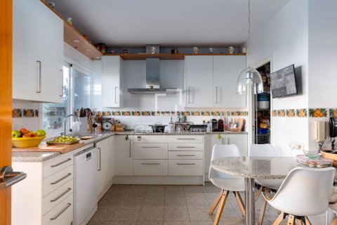 Villa for sale in Sant Pol de Mar, Barcelona, Spain 5 bedrooms, 339 sq.m. No. 150440 - photo 10