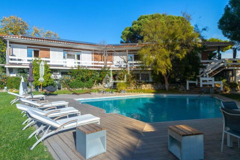 Villa for sale in Sant Pol de Mar, Barcelona, Spain 5 bedrooms, 339 sq.m. No. 150440 - photo 3