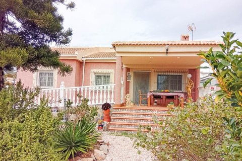 Villa a Torrevieja, Alicante, Spagna 4 camere da letto, 156 mq. N° 152098