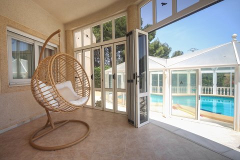 Villa for sale in Dehesa De Campoamor, Alicante, Spain 4 bedrooms, 243 sq.m. No. 145063 - photo 2