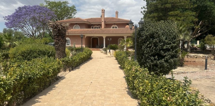 Villa à Orihuela, Alicante, Espagne 7 chambres, 513 m2 No. 145059
