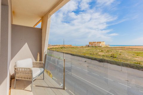 Apartment à Torrevieja, Alicante, Espagne 3 chambres,  No. 161299