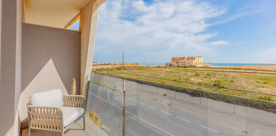 Apartment à Torrevieja, Alicante, Espagne 3 chambres,  No. 161299