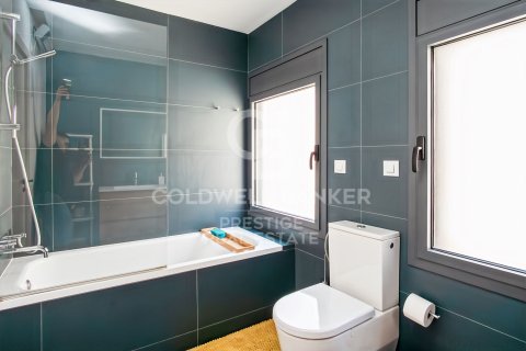 Duplex for sale in Badalona, Barcelona, Spain 3 bedrooms, 220 sq.m. No. 158579 - photo 19