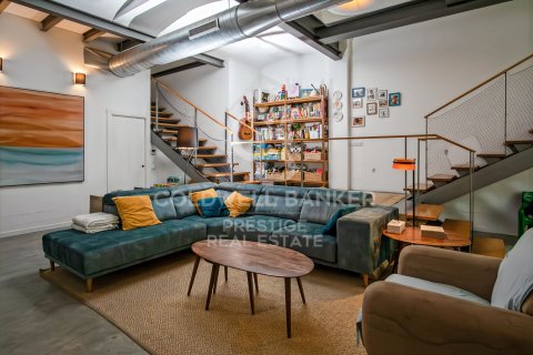 Duplex for sale in Badalona, Barcelona, Spain 3 bedrooms, 220 sq.m. No. 158579 - photo 3