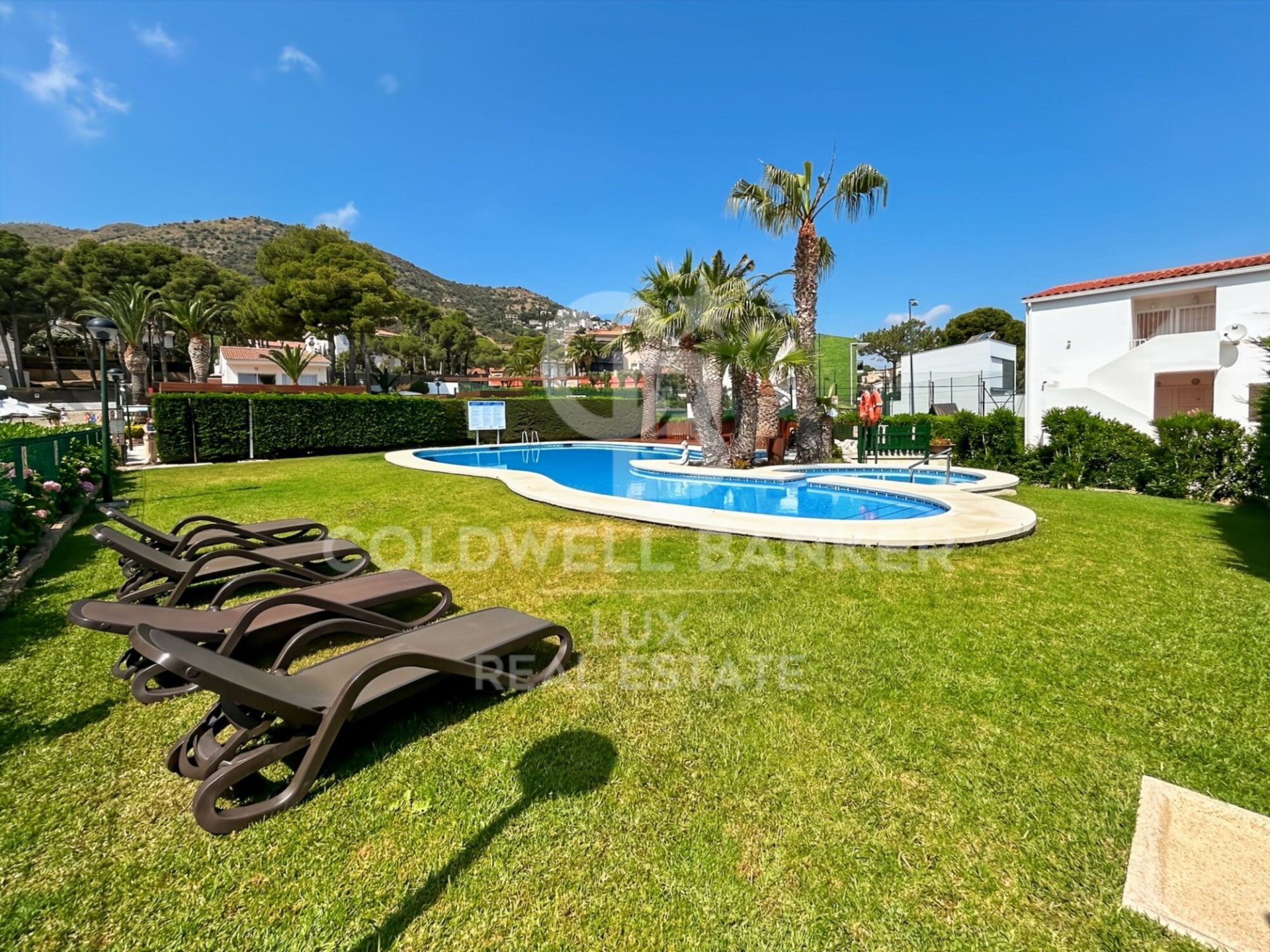 Hotel in Llanca, Girona, Spain 2208 sq.m. No. 158576