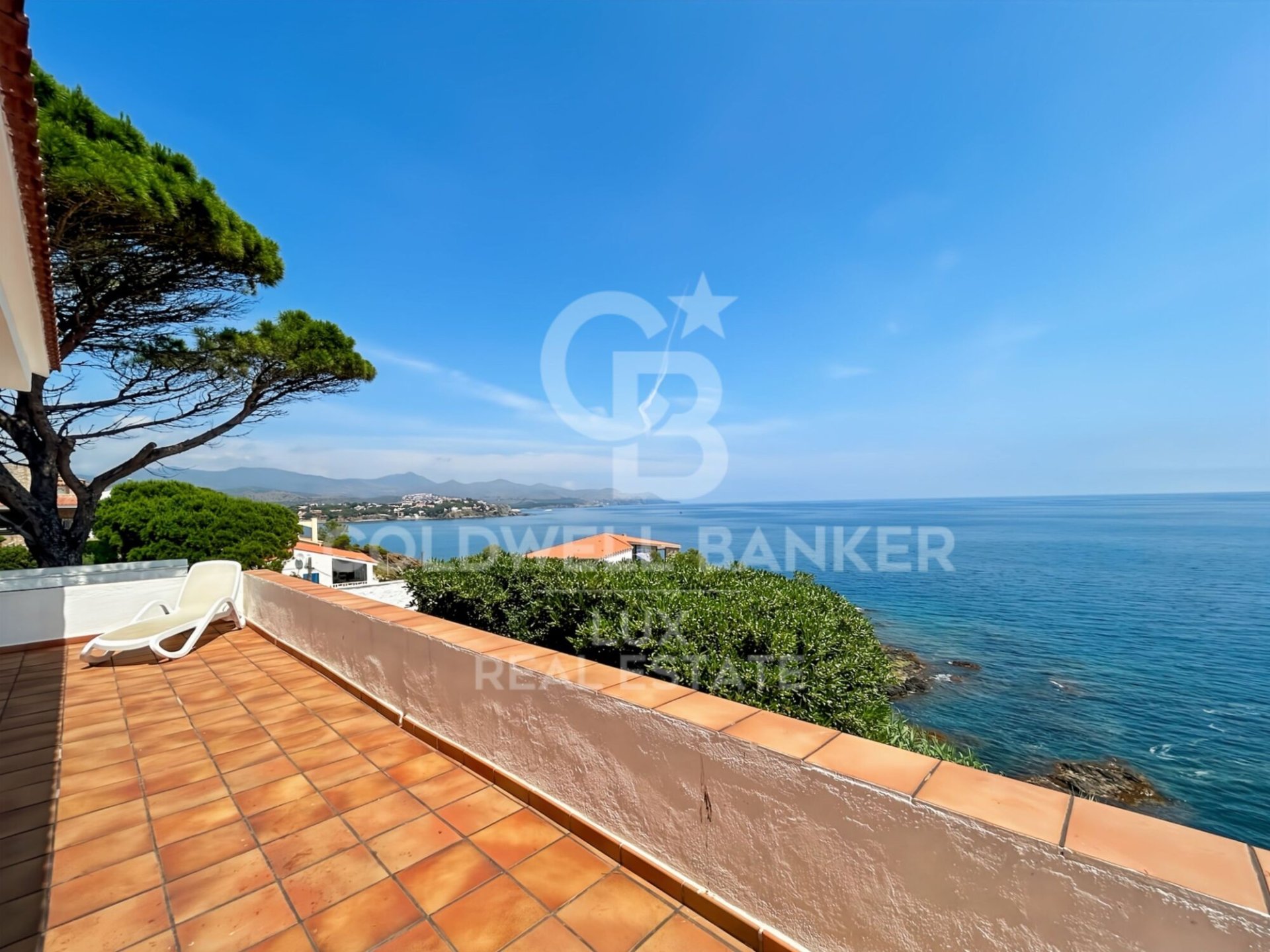 Hotel in Llanca, Girona, Spain 2208 sq.m. No. 158576