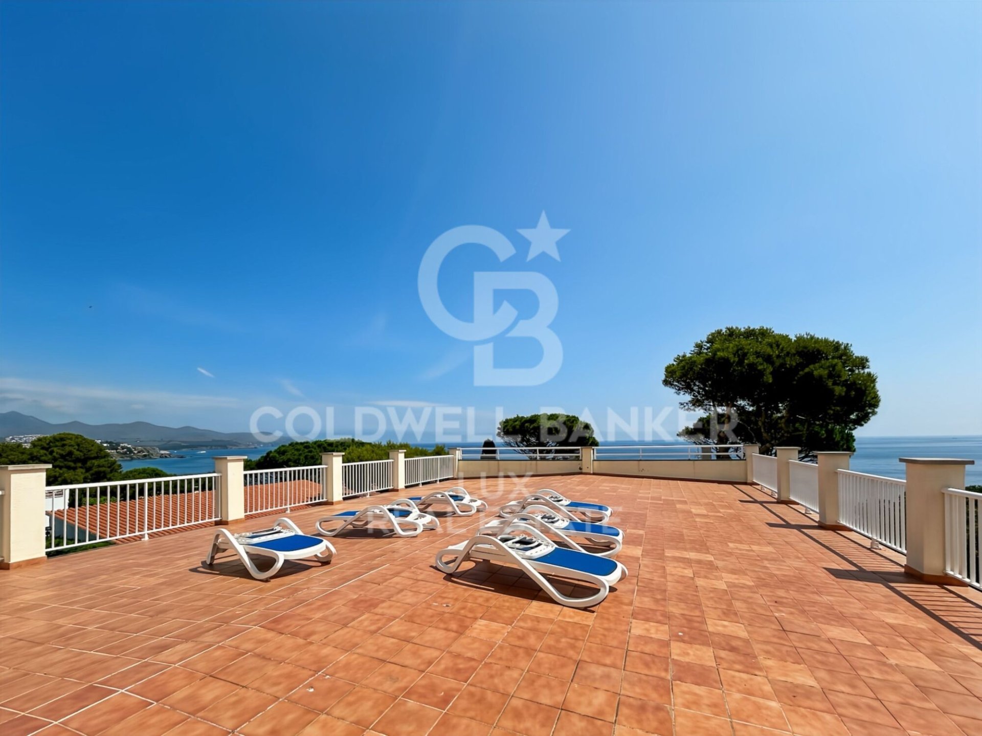 Hotel in Llanca, Girona, Spain 2208 sq.m. No. 158576