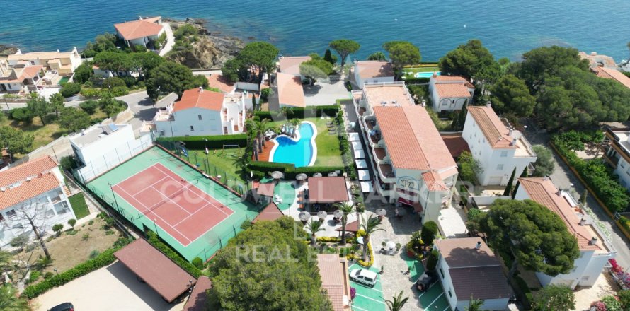 Hotel in Llanca, Girona, Spanien 2208 m2 Nr. 158576