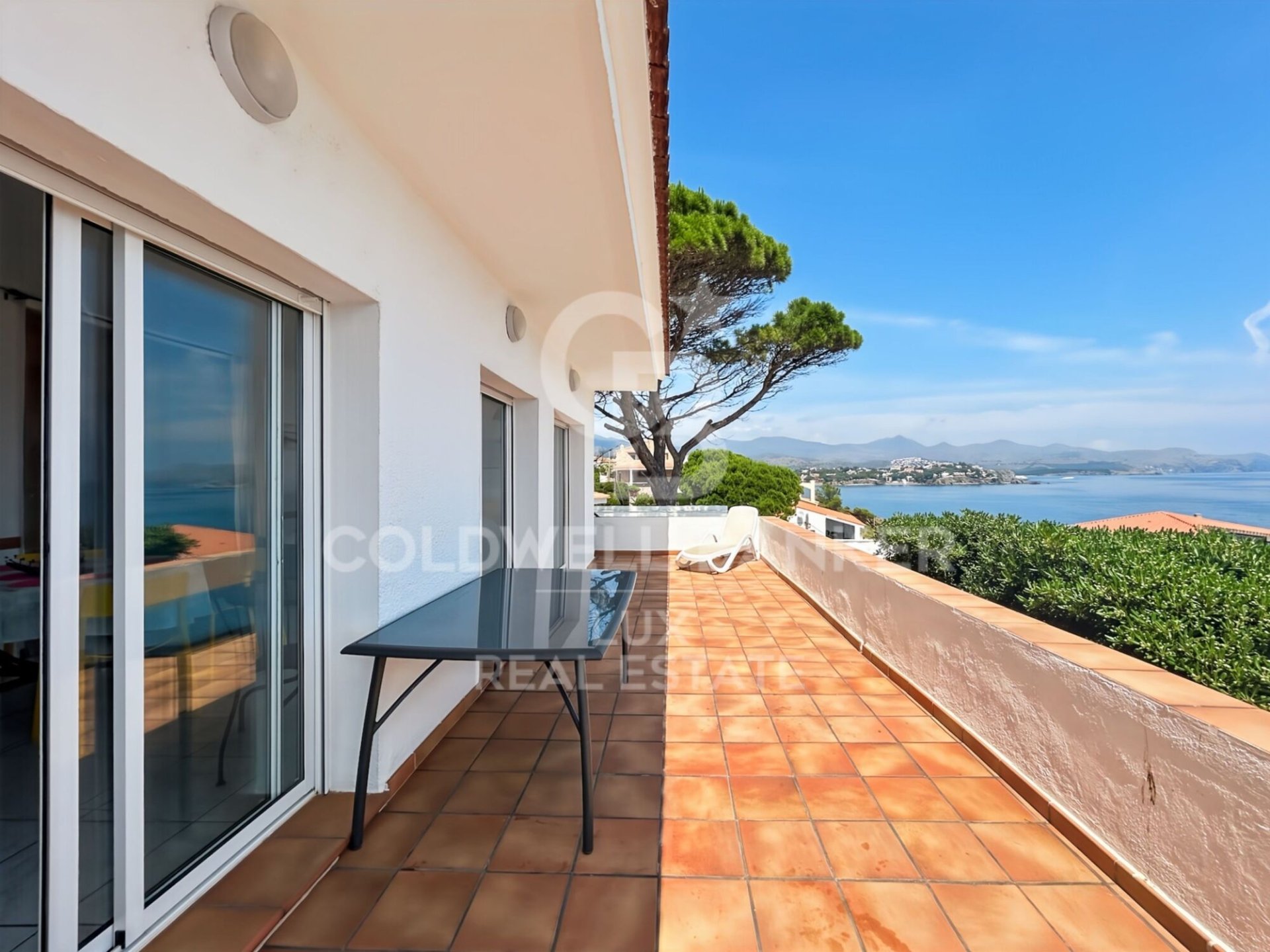 Hotel in Llanca, Girona, Spain 2208 sq.m. No. 158576