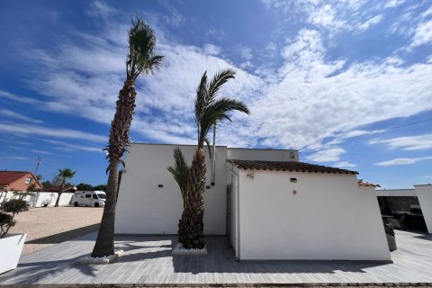 Finca for sale in La Marina, Alicante, Spain 3 bedrooms,  No. 149971 - photo 12