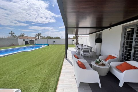 Finca for sale in La Marina, Alicante, Spain 3 bedrooms,  No. 149971 - photo 5