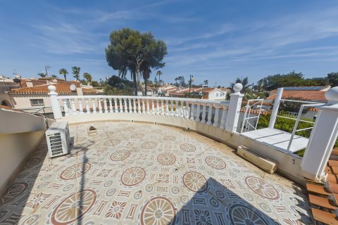 Villa in vendita a Torrevieja, Alicante, Spagna 3 camere da letto, 255 mq. N° 189023 - foto 13