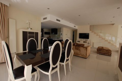 Villa à vendre à Ciudad Quesada, Alicante, Espagne, 5 chambres, 380 m2 No. 189022 - photo 22